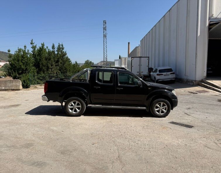 NISSAN NAVARA D40